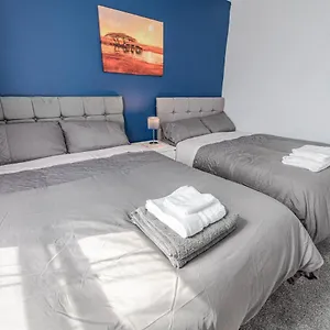  Holiday home Cheerful 4 Bedrooms 8 Mn To Train Station
